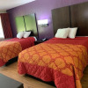 Отель Relax Inn & Suites, фото 4
