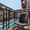 Отель Downtown Austin Apts by WanderJaunt, фото 29