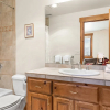 Отель Russell Home by Avantstay Expansive Deck, Stunning Views & Hot Tub!, фото 8