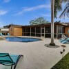 Отель Cleveland Tropical Oasis & Private Pool, фото 15