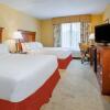 Отель Holiday Inn Express & Suites Bloomington, an IHG Hotel, фото 3