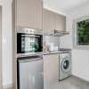 Отель Sanders Crystal - Petite 2-bdr Apt w Terrace, фото 3