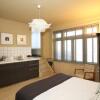 Отель Canal Studio Apartment, фото 6