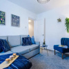 Отель Spacious 2-Bed City-Centre Cottage in Chester by 53 Degrees Property - Ideal for Groups & Couples - , фото 2