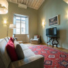 Отель Charming Two Bedroom Apartment in Piazza Strozzi, фото 3