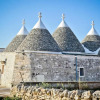 Отель I Cinque Trulli with Swimming Pool, фото 1