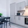 Отель Cozy and Snuggly Apartment in Liverpool Sleeps 4, Free Wifi & Netflix в Бутле