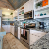 Отель Bayside Lodge by Avantstay Panoramic Water Views, фото 12