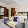 Отель The Royal Retreat -elegant 7bdr With Garden, фото 25