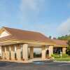 Отель Days Inn & Conf Center by Wyndham Southern Pines Pinehurst в Сазерн-Пайнс