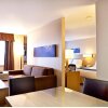 Отель Holiday Inn Express & Suites Langley, an IHG Hotel, фото 6
