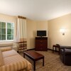 Отель Hawthorn Suites by Wyndham Detroit Auburn Hills, фото 41