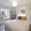 Отель 1 Bedroom Apartment in Notting Hill Accommodates 3, фото 14