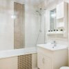Отель Charming chic Appartment with 24hr Parking, фото 7