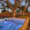 Отель Luxury Oasis Walk to Main Hot Tub-firepit-grill, фото 12