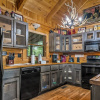 Отель Gatlinburg Enchanted Treehouse 1 Bedroom Home by Redawning, фото 1