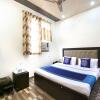 Отель OYO 9602 Hotel Bharat Lodge, фото 4