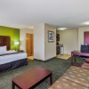 Отель Hawthorn Suites by Wyndham Cedar Rapids, фото 2