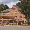 Отель Country Inn & Suites by Radisson, Newnan, GA в Ньюнане