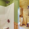 Отель Newland Cabin ~ 4 Mi to Grandfather Mountain!, фото 9