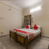 Отель OYO Apartments Banjara Hills Road No 13A, фото 3