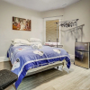 Отель Downtown Travelers Home, фото 7