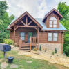 Отель Pigeon Forge Cabin: Premier Location & Hot Tub, фото 10