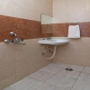 Отель OYO 11593 Hotel Aman Guest House, фото 10