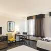 Отель La Quinta Inn & Suites by Wyndham San Antonio Riverwalk, фото 7