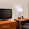 Отель Comfort Suites Dallas Fort Worth Near Grapevine, фото 17