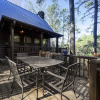 Отель Chautauqua 2 Bedroom Cabin by Redawning, фото 23