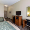 Отель Comfort Inn & Suites Fayetteville - University Area, фото 4