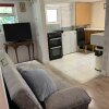 Отель 2bed Room Small Annex Furnished in High Wycombe, фото 7