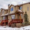 Отель Luge Lane 5 Bedroom Townhouse by RedAwning, фото 1