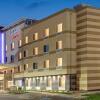 Отель Fairfield Inn & Suites by Marriott Canton, фото 3