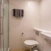 Отель Comfortable studio apartment in central Oldham, фото 8