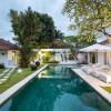 Отель Villa Putih in Kuta with 4 bedrooms and 3 bathrooms, фото 20