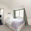 Отель 3 Bedroom House in Hampstead Village Sleeps 6, фото 4