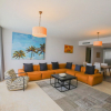 Отель Private Garden Oasis in 4-bed Flat, With Hotel Perks, фото 2