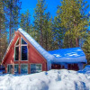 Отель Snowshoe Chalet 3 Bedroom Cabin by RedAwning, фото 15