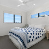 Отель Breathtaking views of Sunshine Beach - Unit 7/21 Park Crescent, фото 2