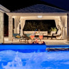 Отель Villa Blue Sky - Three Bedroom Villa With Pool ID Direct Booker 9137, фото 12
