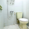 Отель RedDoorz Syariah @ Jalan Menteri Supeno, фото 16