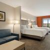 Отель Holiday Inn Express & Suites Mt. Pleasant, an IHG Hotel, фото 6