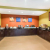 Отель Comfort Inn & Suites Kansas City - Northeast, фото 29