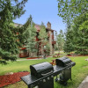 Отель Pine Ridge 7e - Ski-in / Ski-out 3 Bedroom Condo by RedAwning, фото 21