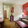 Отель HOLIDAY INN EXPRESS & SUITES MALVERN, фото 18