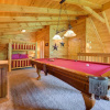 Отель Bear Necessities, 1 Bedroom, Sleeps 8, Pool Table, Arcade, WiFi, Pets, фото 12