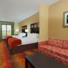 Отель Holiday Inn Express & Suites Houston East - Baytown, an IHG Hotel, фото 5