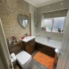 Отель Beautiful 2-bed Bungalow in Canvey Island, фото 3
